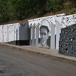 Le Curieux De Conques Bed and breakfast 3*