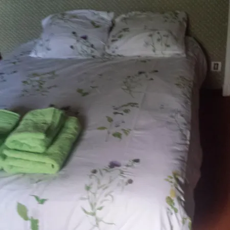 Le Curieux De Conques 3*