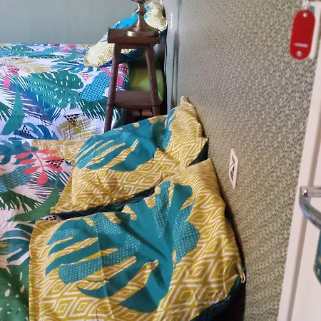 Le Curieux De Conques Oda ve Kahvaltı Saint-Cyprien-sur-Dourdou