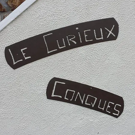 Le Curieux De Conques לינה וארוחת בוקר
