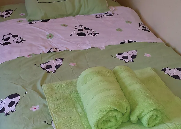 Le Curieux De Conques 3* Saint-Cyprien-sur-Dourdou