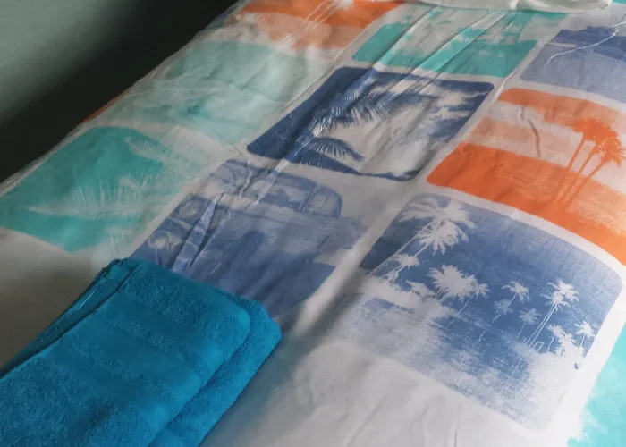 Le Curieux De Conques Frühstückspension Saint-Cyprien-sur-Dourdou