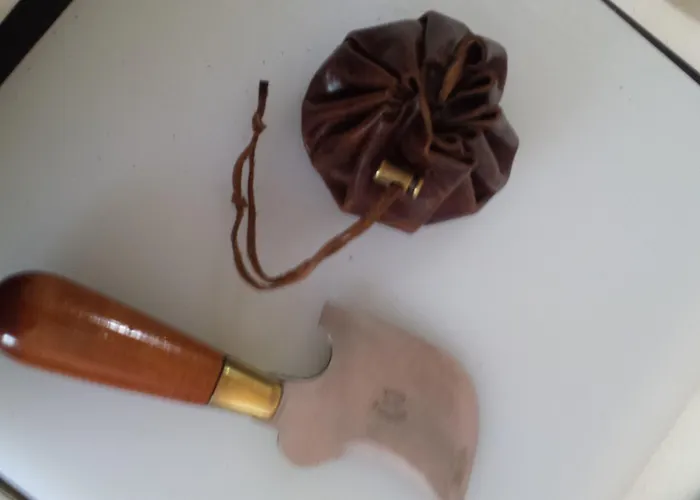 Le Curieux De Conques 3*