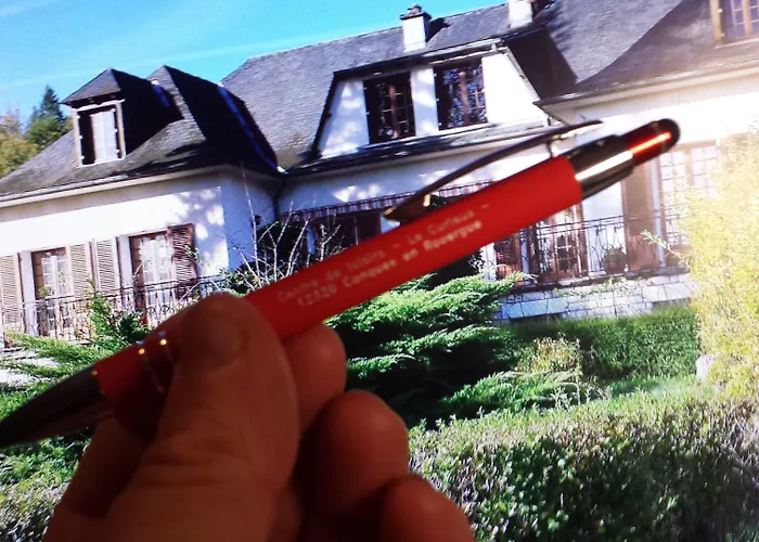 Le Curieux De Conques 3* Saint-Cyprien-sur-Dourdou