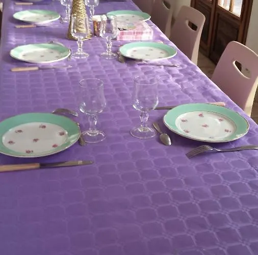 Le Curieux De Conques 3*