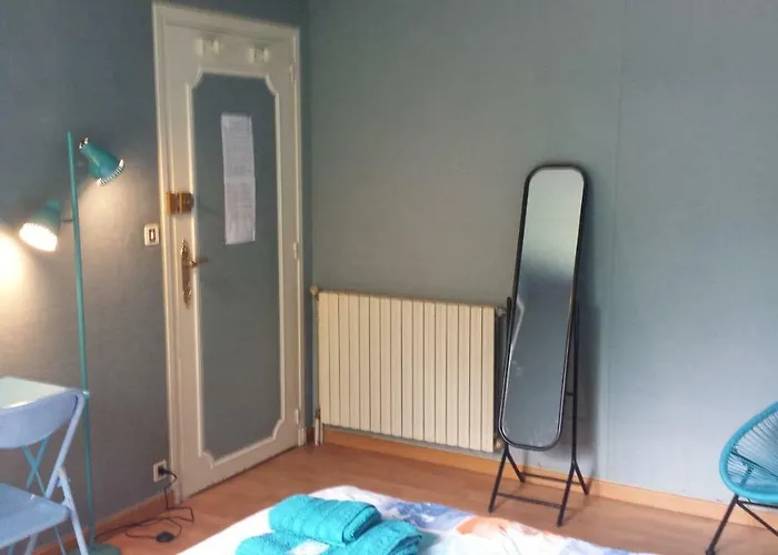 Le Curieux De Conques Frühstückspension Saint-Cyprien-sur-Dourdou