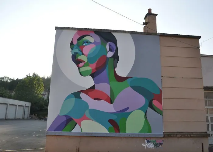 Le Curieux De Conques 3*