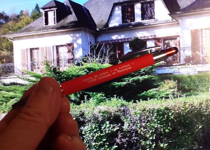 فندق مبيت وإفطار Le Curieux De Conques 3*